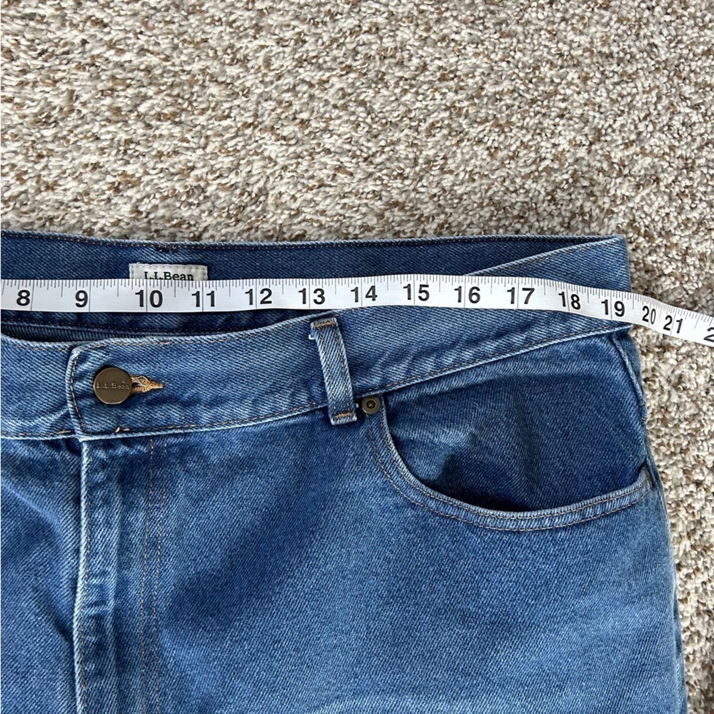 L.L. Bean Women's Straight Leg Jeans in Dark Blue Denim - Picture 5 of 7